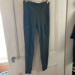 Athleta leggings with side zipper pocket